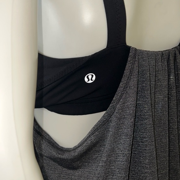 Lululemon Run: Back on Track Tank / Size 8 - Picture 14 of 16